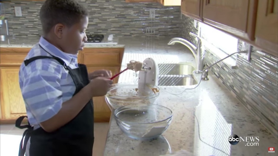 Jalen Bailey inici&oacute; su negocio de panader&iacute;a para comprar una casa para su mam&aacute;. (Foto: Captura YouTube)