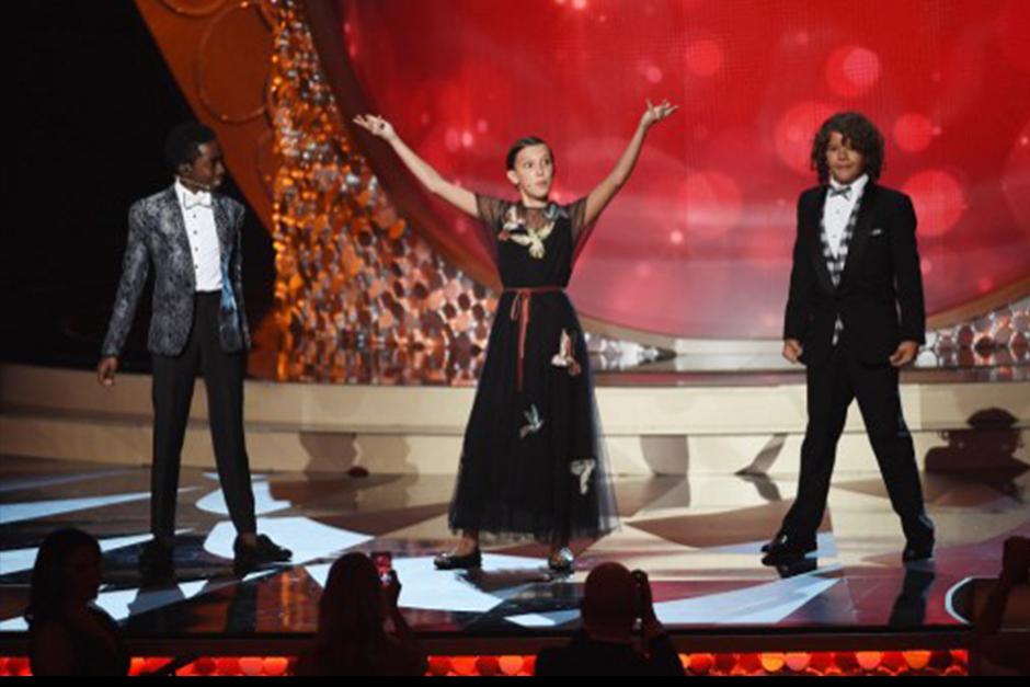 Los actores demostraron sus dotes de baile en los premios Emmy 2016. (Foto: AFP)