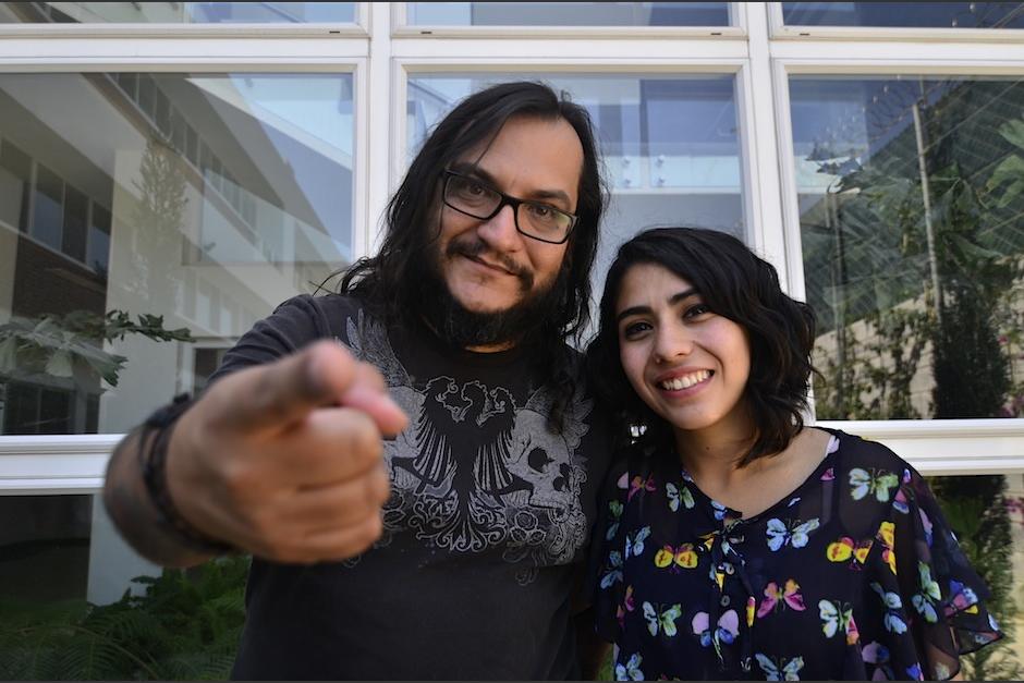 El músico Pablo León (Mae) y Ana García invitan a todos al Expo Music. (Foto: Selene Mejía/Soy502)