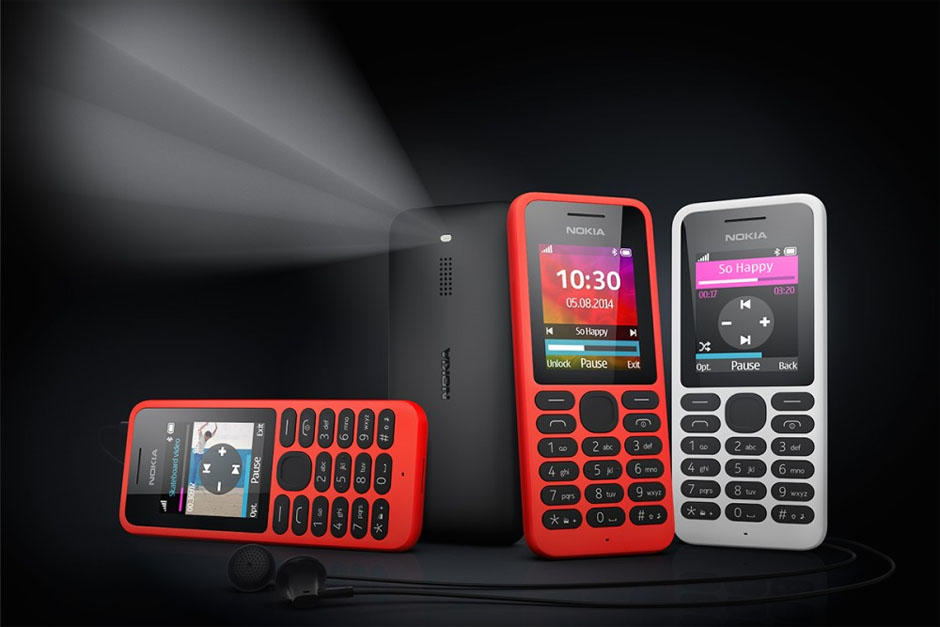 El Nokia 130, el nuevo tel&eacute;fono de Microsoft, no pretende competir contra los grandes con los tel&eacute;fonos inteligentes. Dise&ntilde;&oacute; un tel&eacute;fono b&aacute;sico, devuelta a los primeros m&oacute;viles que volvieron populares a la marca, pero con una bater&iacute;a que durar&iacute;a m&aacute;s de un mes (Foto: Archivo)