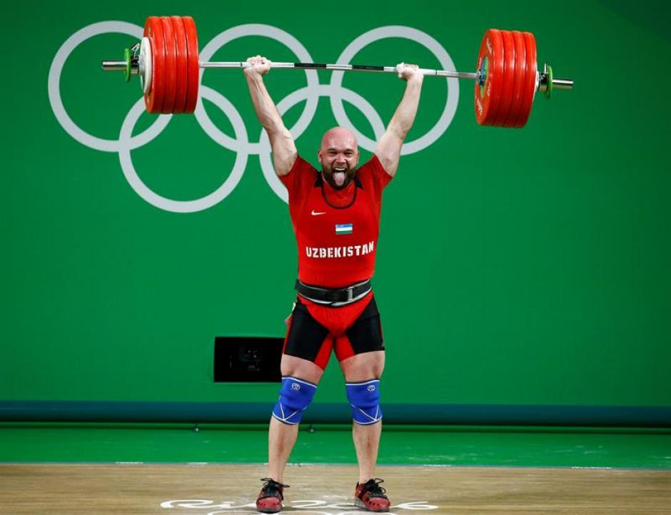 Ruslan Nurudinov impuso un nuevo récord olímpico. (Foto: EFE)