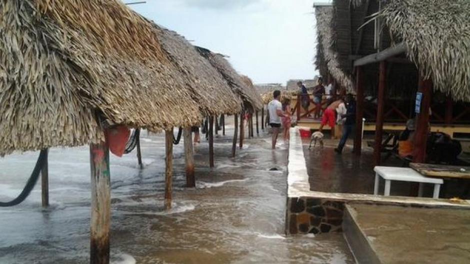 Las autoridades se mantienen el alerta por el incremento de olas y su tama&ntilde;o. &nbsp;(Foto: Archivo/Soy502)&nbsp;