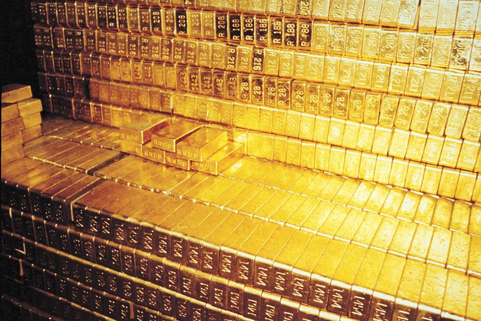El precio del oro alcanzó su nivel más bajo en los últimos cinco años
