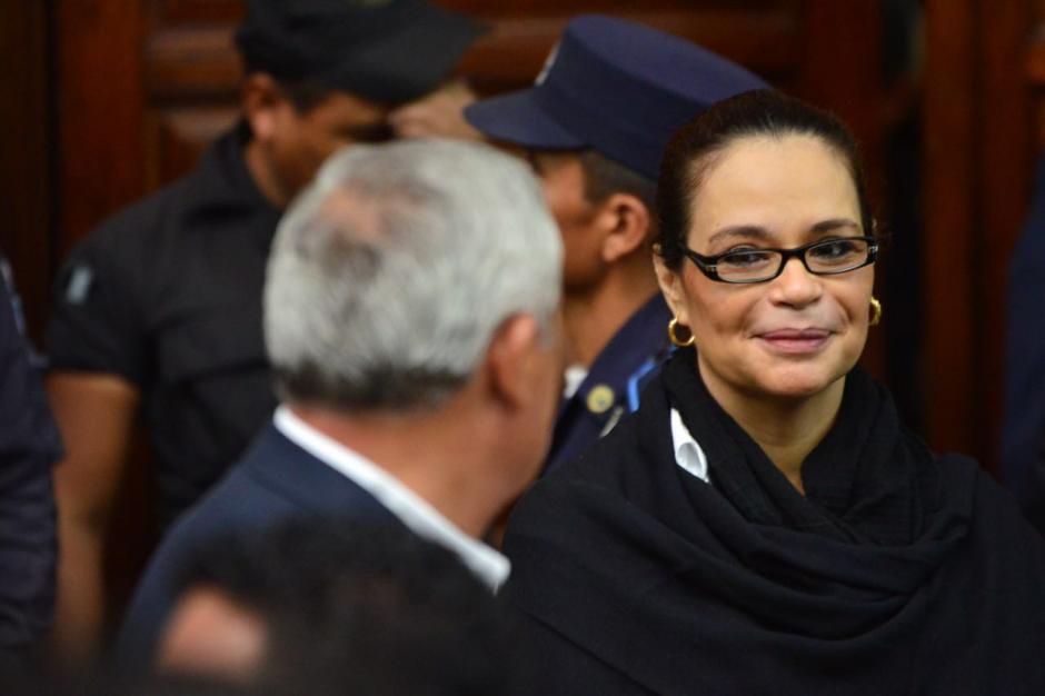 Algo parece ser muy gracioso para ambos exmandatarios. (Foto: Jes&uacute;s Alfonso/Soy502)