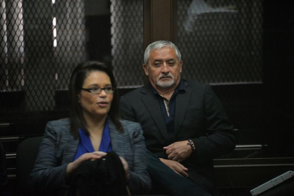 Otto P&eacute;rez Molina y Roxana Baldetti se reencontraron en la Torre de Tribunales. (Foto: Wilder L&oacute;pez/ Soy502)