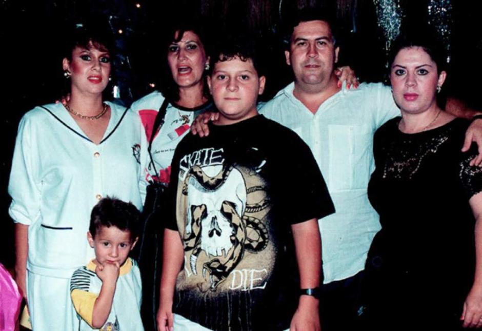 Pablo Escobar el capo más temido, junto a su familia. (Foto: El Heraldo)