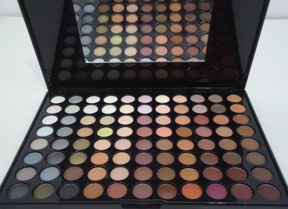 Los colores neutros nunca fallan, pero un acento de color siempre hace la diferencia. (Foto: mercadolibre.com)