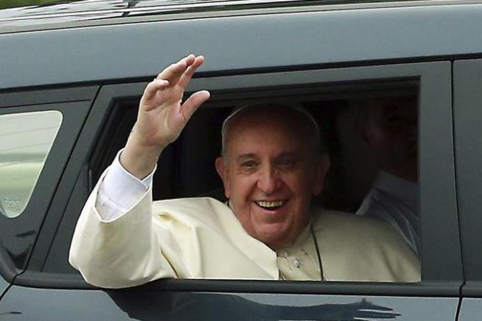 Todos los premios son regalos hechos al l&iacute;der de la iglesia cat&oacute;lica. El Vaticano no va a decir qui&eacute;n se los dio.