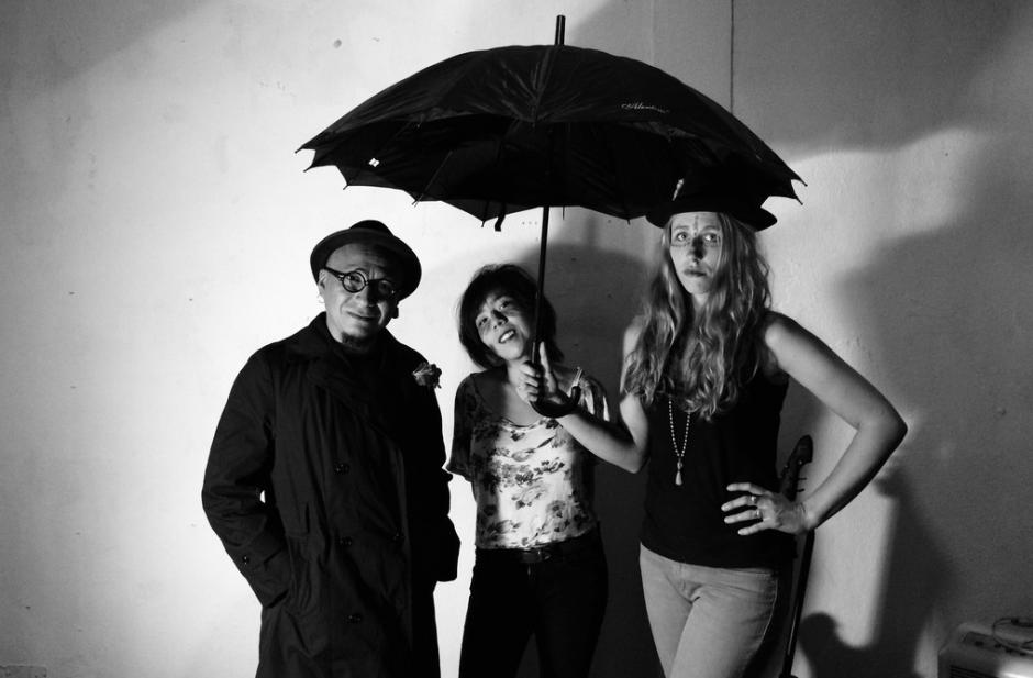 Blues Joel, Pamela Flores y Lea Cheiara forman la agrupaci&oacute;n Paper City Picture Show. (Foto: Paper City Picture Show oficial)&nbsp;