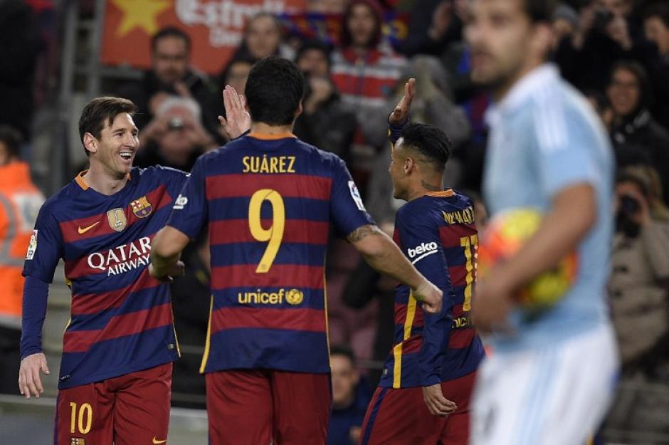Barcelona sigue de solitario l&iacute;der en la Liga espa&ntilde;ola. Gole&oacute; a Celta y Su&aacute;rez es el goleador con 23 tantos. (Foto: AFP)
