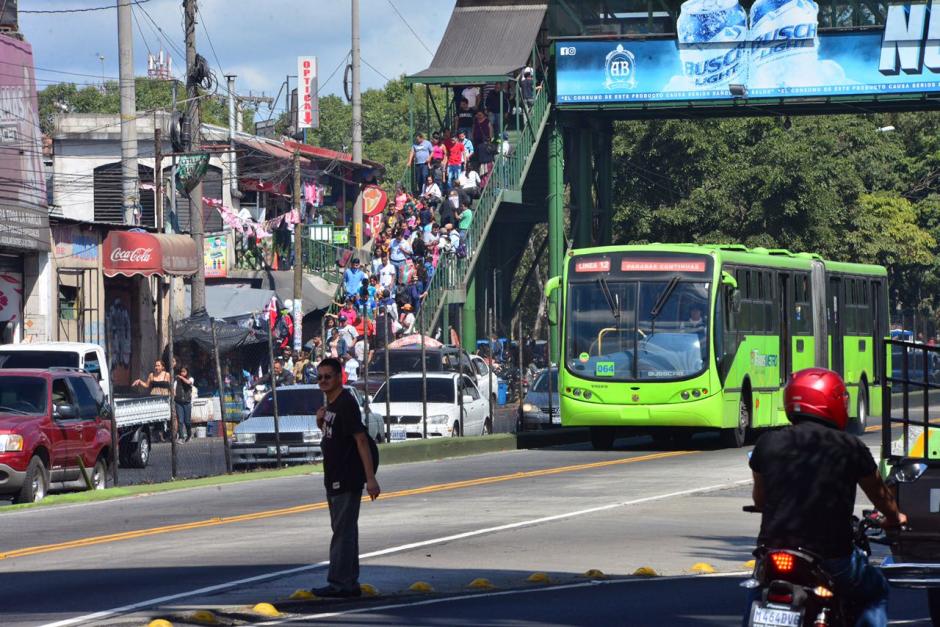 Los mercados y sus alrededores tienen alta afluencia de personas. (Foto: Jes&uacute;s Alfonso/Soy502)