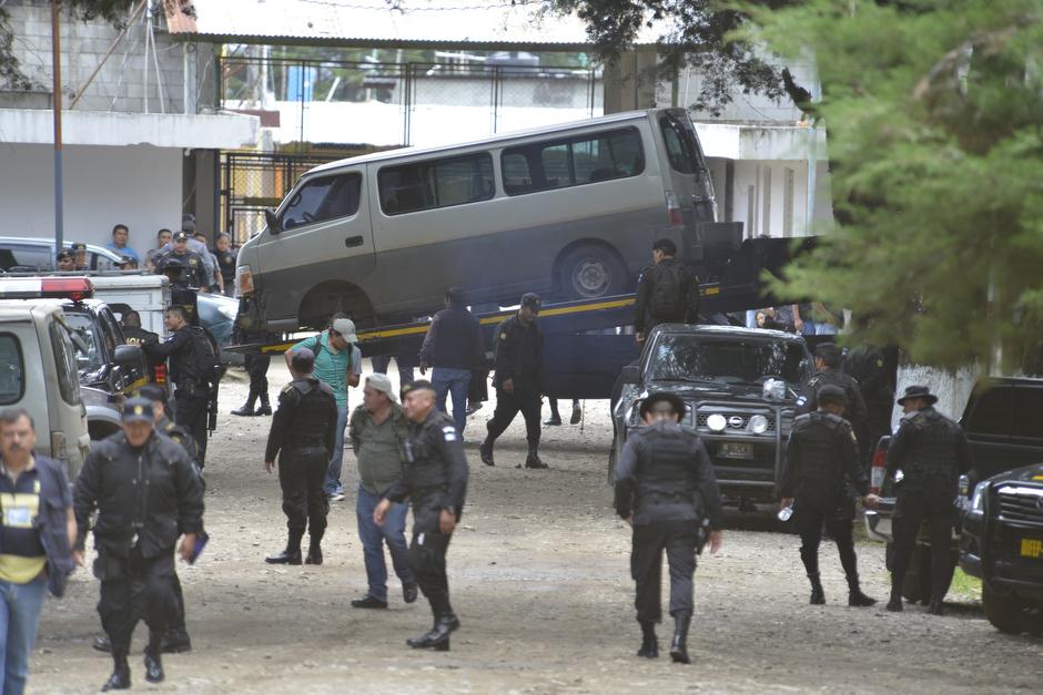 Tres paneles y un cami&oacute;n fueron decomisados en el interior del centro preventivo Pavocinto, las cuales supuestamente pertenecen a Byron Lima Oliva, acusado de liderar una red de corrupci&oacute;n que se dedicaba al traslado de reos (Foto: Nuestro Diario)