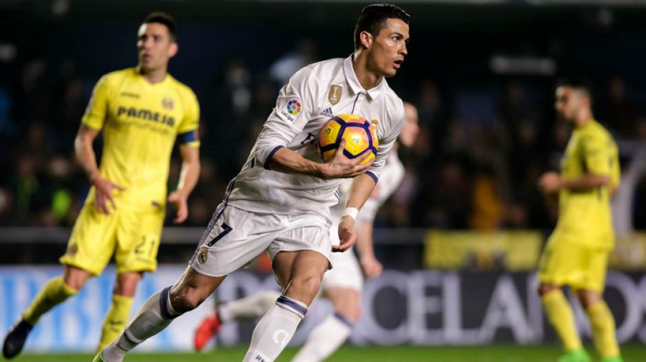 Cristiano Ronaldo empat&oacute; el partido contra el Villareal gracias a un pol&eacute;mico penal concedido por el &aacute;rbitro Gil Manzano. (Foto: Sky Sports)