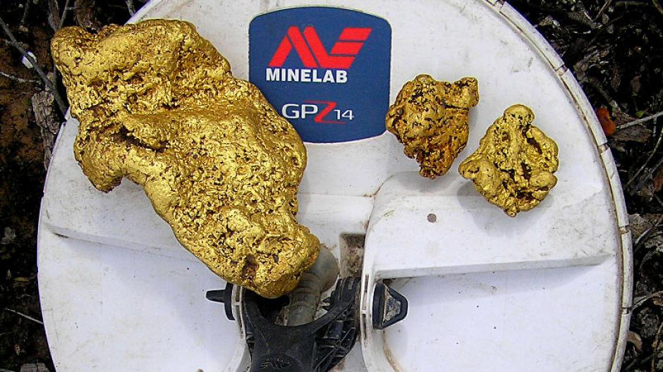 La pepita de oro de 9 libras de peso fue localizada gracias a un detector de metales. (Foto: gizmodo.com)