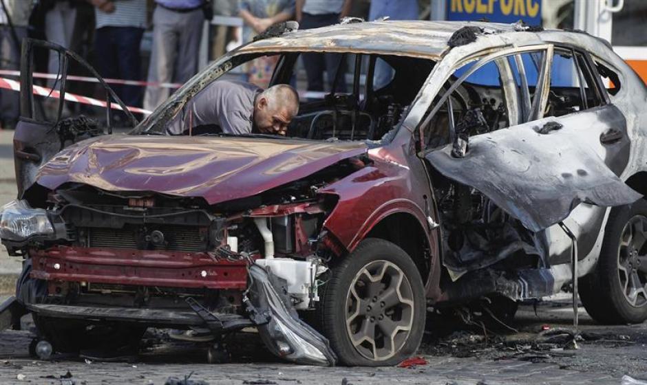Una bomba colocada en los bajos de su veh&iacute;culo seg&oacute; la vida del conocido periodista P&aacute;vel Sheremet en el centro de Kiev. (Foto: Efe)