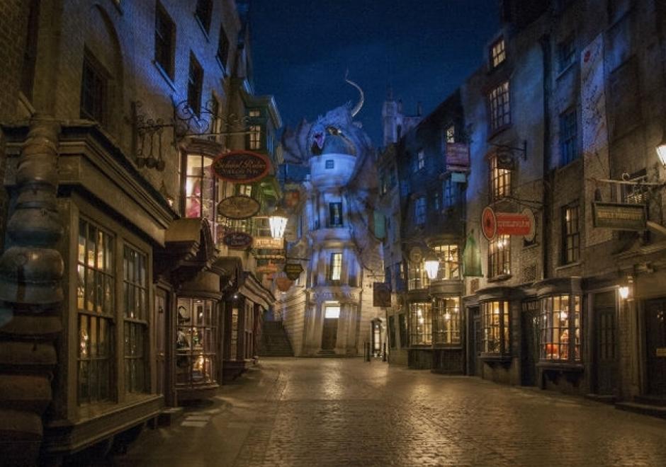 El drag&oacute;n que lanza fuego sobre el Banco Gringotts es lo que m&aacute;s llama la atenci&oacute;n. (Foto: Universal Studios orlando)