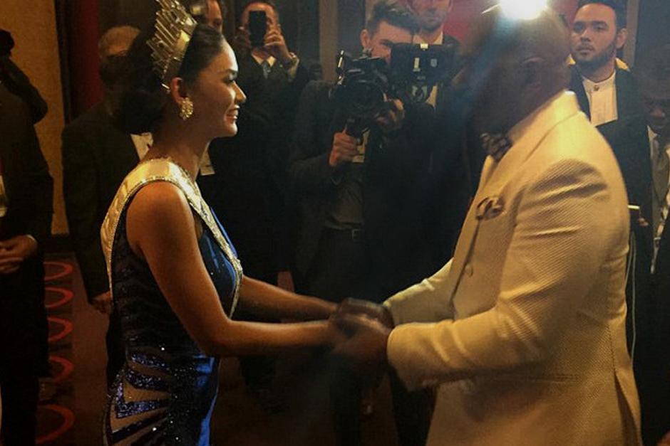 Pia Wurtzbach y Steve Harvey, tras la gala de Miss Universo.