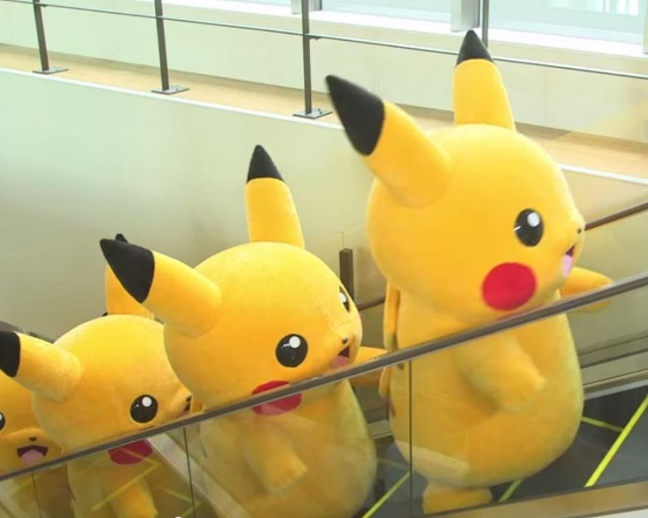 Pikach&uacute; llega a las calles de Yokohama para conmemorar a la serie animada Pokemon.