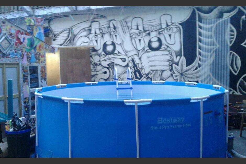 Vista de la piscina ubicada en el patio de la c&aacute;rcel Fraijanes 1.