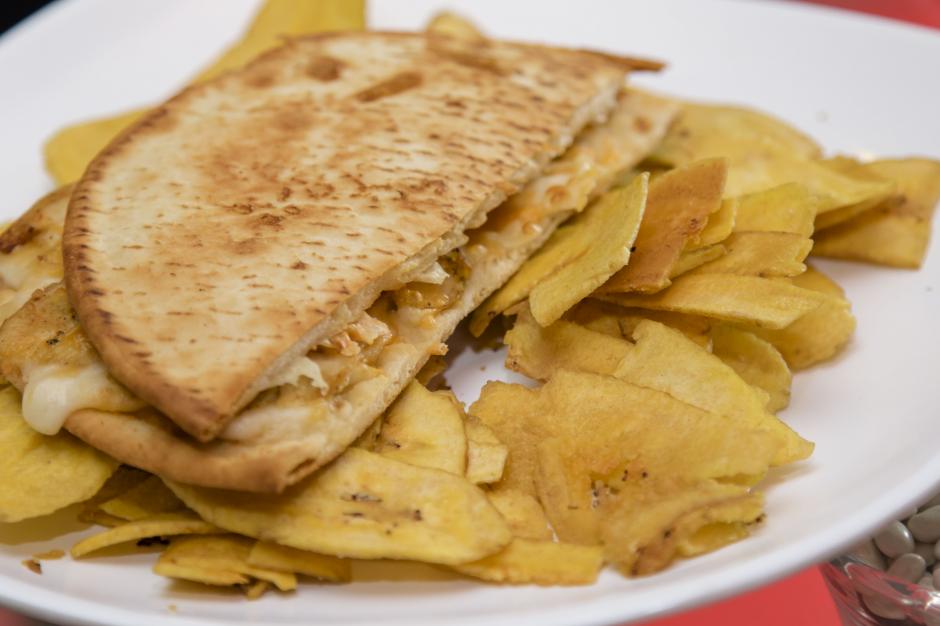 "El Toaster Pollo 3 Quesos" es una nueva adici&oacute;n al "Men&uacute; 2 de 4". (Foto: Eddie Lara/Soy52)