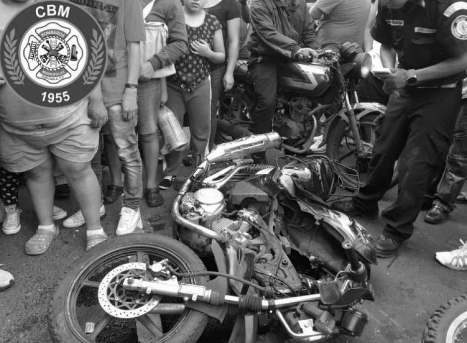 Los agentes se conduc&iacute;an en una motocicleta. (Foto: Bomberos Municipales) 