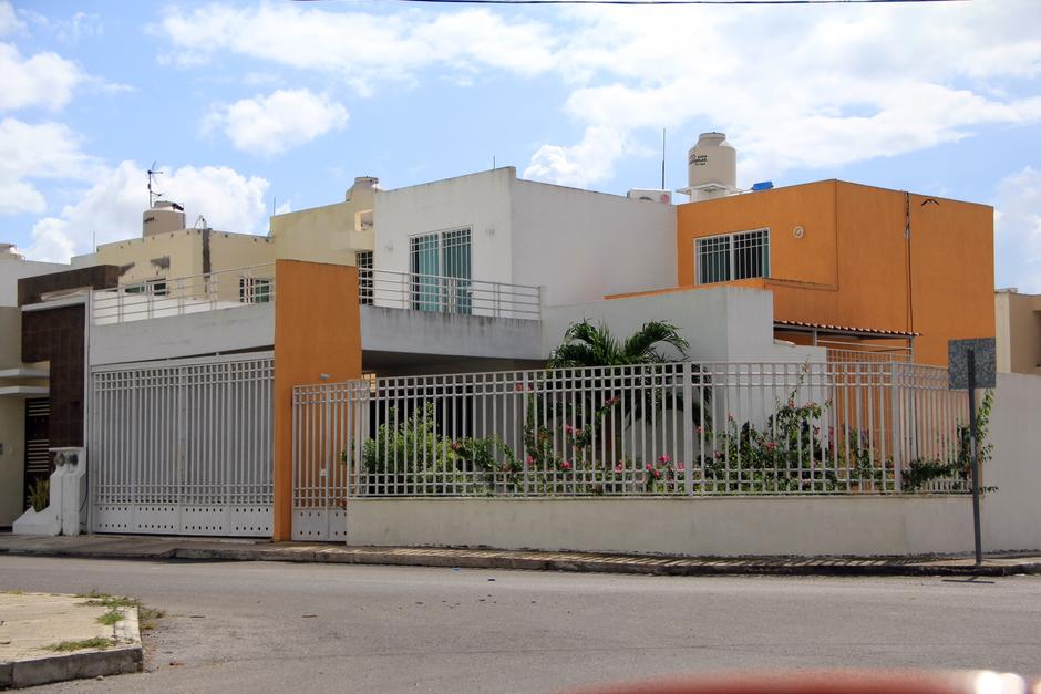 En esta casa de la colonia "Para&iacute;so Maya" de la ciudad de M&eacute;rida vivi&oacute; durante seis meses Roberto Barreda. (Foto diario Milenio Novedades).
