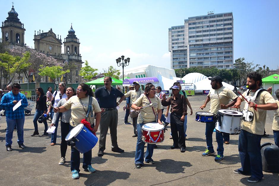 Con tambores y silbatos fueron recordadas las marchas hist&oacute;ricas. (Foto: Jes&uacute;s Alfonso/Soy502)