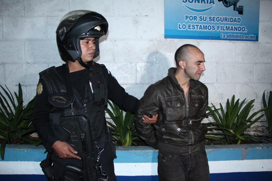 Rafael Morales Loarca, de 33 años, en apareciencia se encontraba bajo efectos de licor al momento de la captura, la cual se efectuó por agentes del Grupo de Reacción Inmediata Lobos de la PNC. (Foto: PNC)&nbsp;