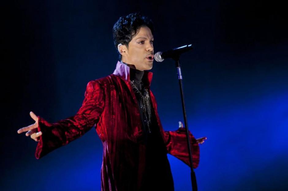 Prince durante un concierto en el Festival de Sziget en Budapest, Hungr&iacute;a. (Foto: EFE)