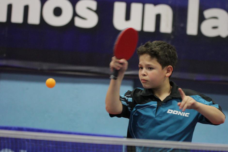 Su potencia f&iacute;sica y buena pegada, han hecho de Sergio un atleta prometedor. (Foto: Douglas Suruy/Soy502)