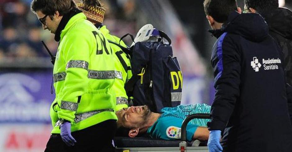 Busquets estar&iacute;a tres semanas afuera. (Foto: Twitter)