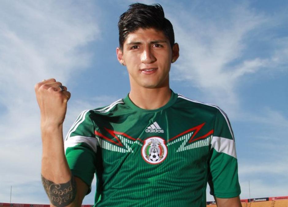 Alan Pulido hab&iacute;a regresado de Grecia tras el fin de la temporada hel&eacute;nica para vacacionar en su pa&iacute;s natal. Los medios mexicanos ya confirman su desaparici&oacute;n. (Foto: Posta.com.mx)