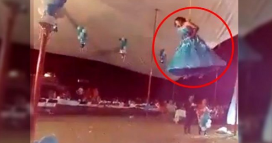 La quincea&ntilde;era sufri&oacute; una espectacular ca&iacute;da durante su fiesta. (Foto: EpMundo)