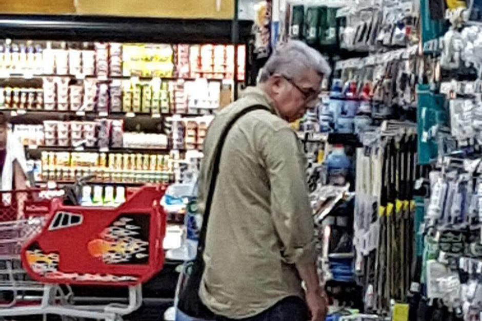 El todav&iacute;a diputado Luis Rabb&eacute; fue visto realizando compras en Nicaragua. (Foto: Archivo/Soy502)