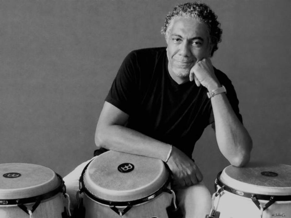 Rafael Santa Cruz fue el miembro m&aacute;s notorio de la segunda generaci&oacute;n de la familia Santa Cruz, que tuvo como su m&aacute;s famoso representante al cantante, poeta y difusor cultural Nicomedes Santa Cruz. (Foto:&nbsp;http://meinlpercussion.com)