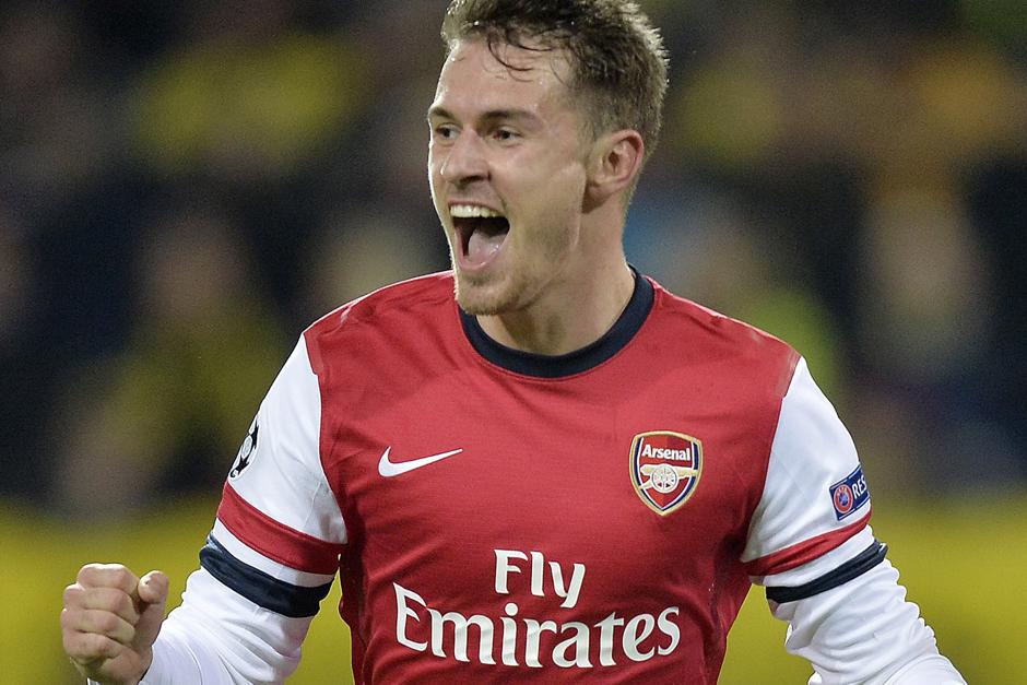 Cada vez que Aaron Ramsey anota un gol, sea con a su selecci&oacute;n galesa o con el Arsenal, un personaje p&uacute;blico fallece horas y d&iacute;as despu&eacute;s (Foto: Archivo)