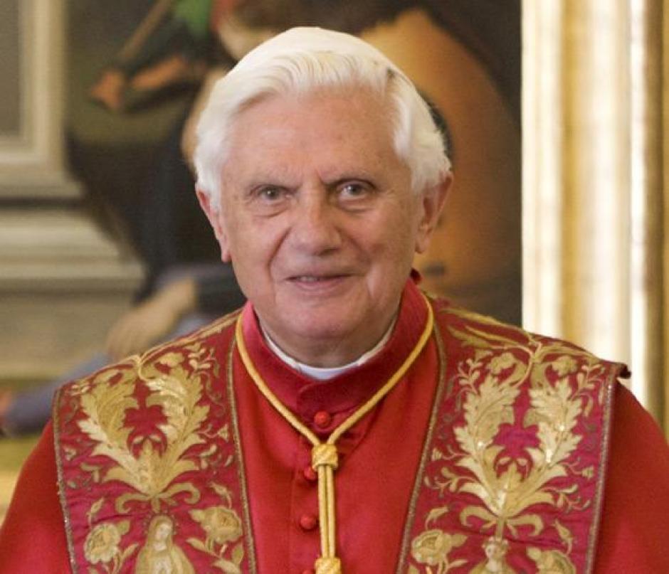 Joseph Ratzinger meditaba su retiro desde hace tiempo e incluso lo había preanunciado en el libro-entrevista "Luz del mundo" (2010) del periodista Peter Seewald.