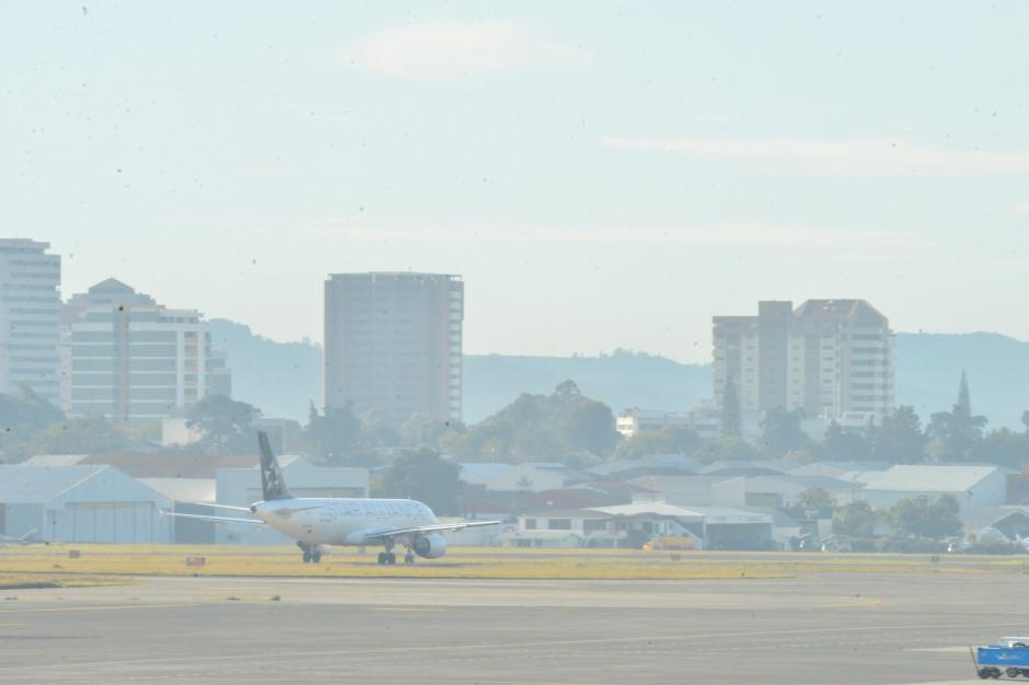 La densa neblina oblig&oacute; a las autoridades de Aeron&aacute;utica Civil a cerrar el aeropuerto Internacional La Aurora. (Foto: Archivo/Soy502)