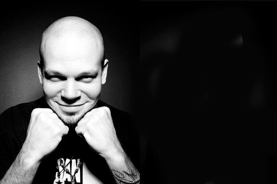 Trabajar solo no quiere decir que se haya desconectado de la actualidad por completo, ya que ha alternado sus actualizaciones con muestras de apoyo a los universitarios de su Puerto Rico natal.