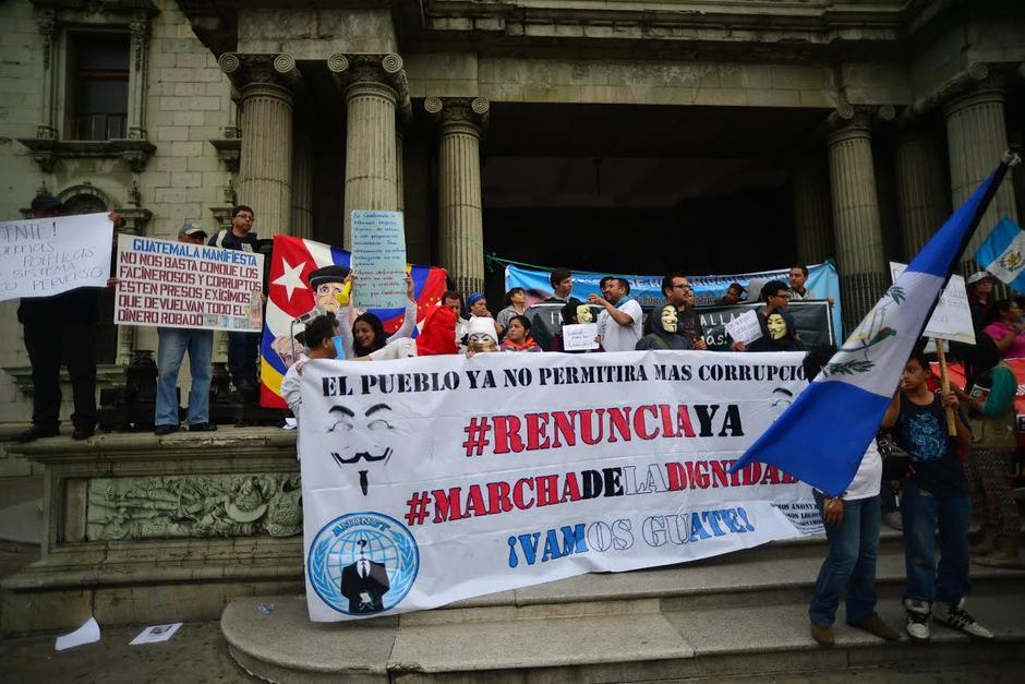 Nueva convocatoria a manifestaci&oacute;n frente al Palacio Nacional exigiendo #JusticiaYa.&nbsp;