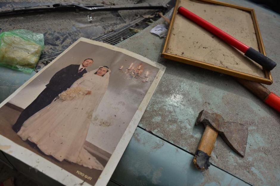 El alud de El Cambray sepultó recuerdos de días felices y arrastró sueños, como la boda que ya no se realizó. (Foto: Jesús Alfonso/Soy502).