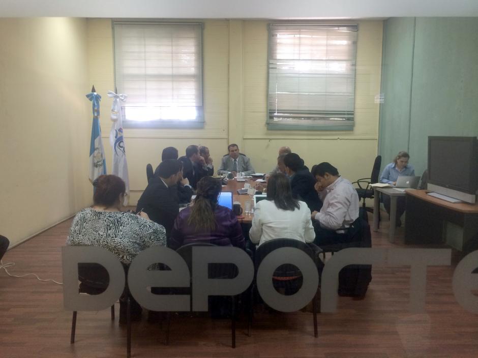 Miembros del Conader se reunieron con dirigentes de la Fedefutbol y Liga Nacional por el tema de la violencia en los estadios. (Foto: LuisBarrios/Soy502)