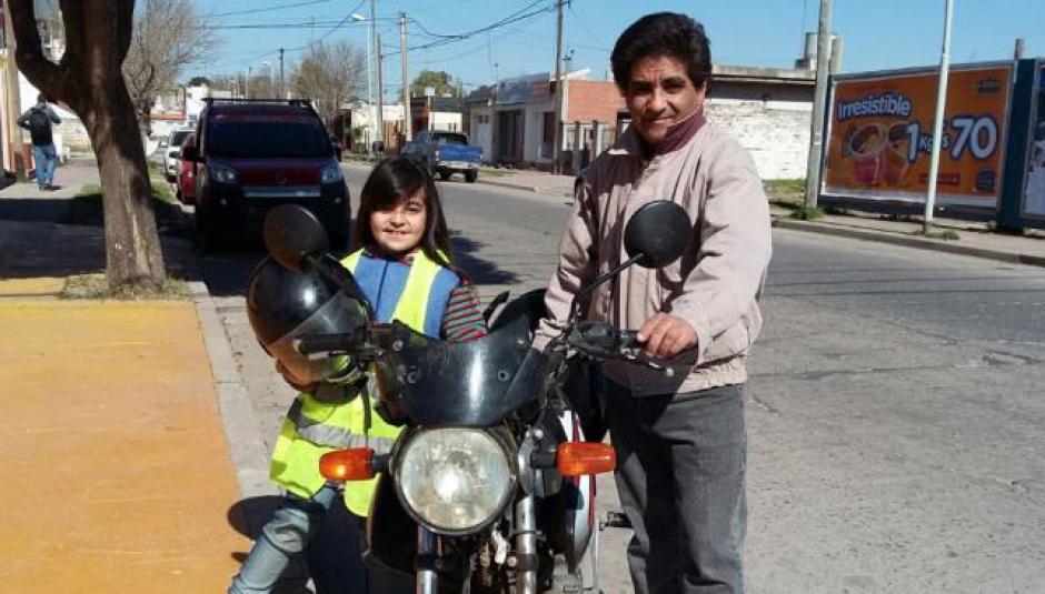 Alejandro Ram&iacute;rez busc&oacute; a los due&ntilde;os de una maleta que conten&iacute;a mucho dinero para devolv&eacute;rsela. (Foto: La Voz)