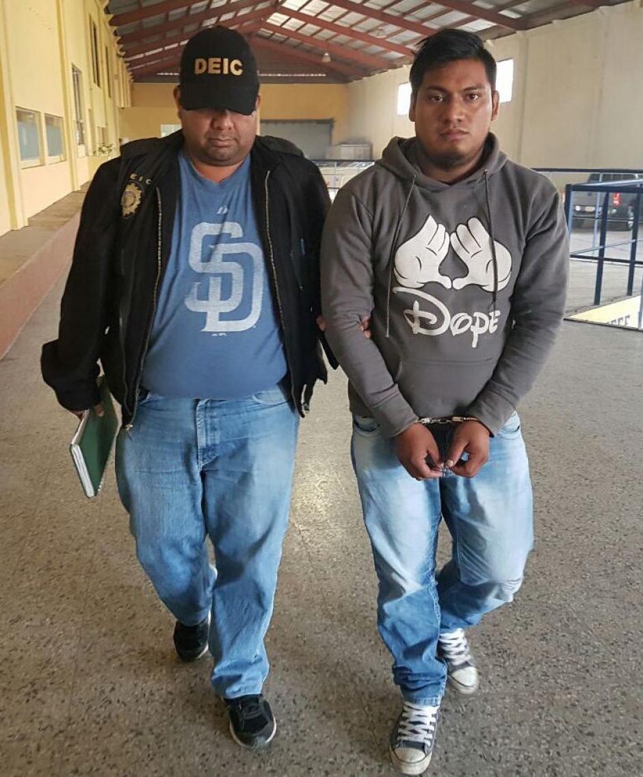Capturan a piloto de bus por robarse una moto que lo chocó