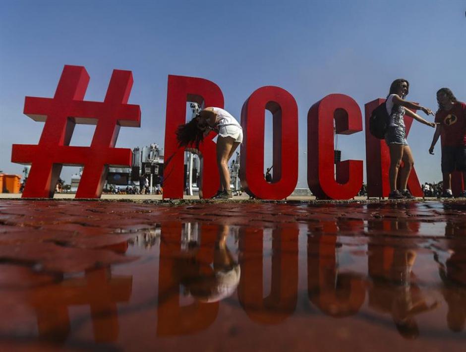 El festival Rock in R&iacute;o abri&oacute; hoy viernes 18 de septiembre en R&iacute;o de Janeiro, la edici&oacute;n de su 30 aniversario, que se prolongar&aacute; durante siete d&iacute;as. (Foto: EFE)
