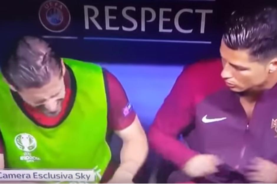 Cristiano Ronaldo golpe&oacute; a un compa&ntilde;ero y casi nadie se percat&oacute;. (Foto: C&aacute;mara exclusiva de Sky)