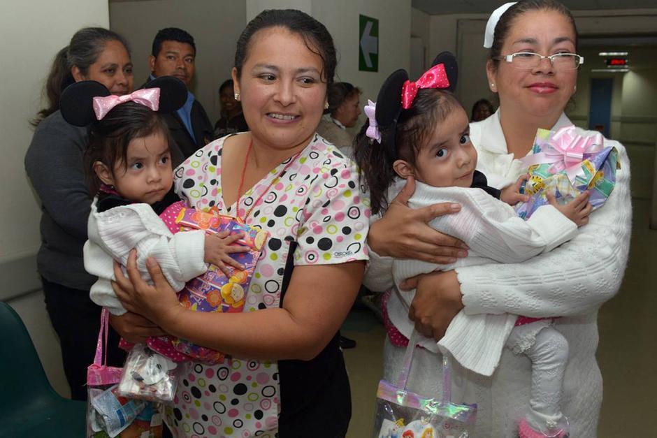 Ana Rosa y Aída Rosalina Castro son conocidas como "Las Rositas" y han vivido por tres años en Hospital Roosevelt. (Foto: Archivo/Soy502)  