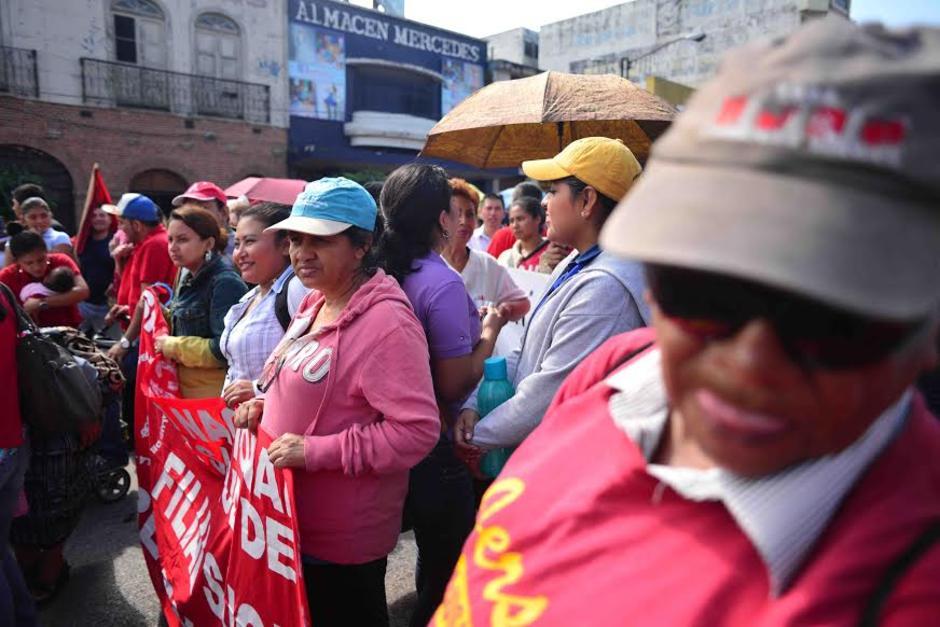 Cientos de salubristas participarán en la marcha de este martes para pedir al Congreso se asigne un mayor presupuesto al Ministerio de Salud para resolver la crisis de falta de medicamentos. (Foto: Soy502/Jesús Alfonso)