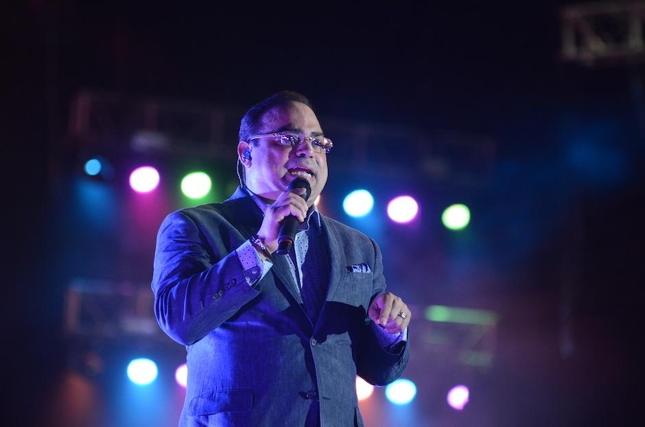 Gilberto Santa Rosa abri&oacute; con su salsa la &uacute;ltima noche del Festival Presidente 2014. (Foto: Selene Mej&iacute;a/Soy502)&nbsp;