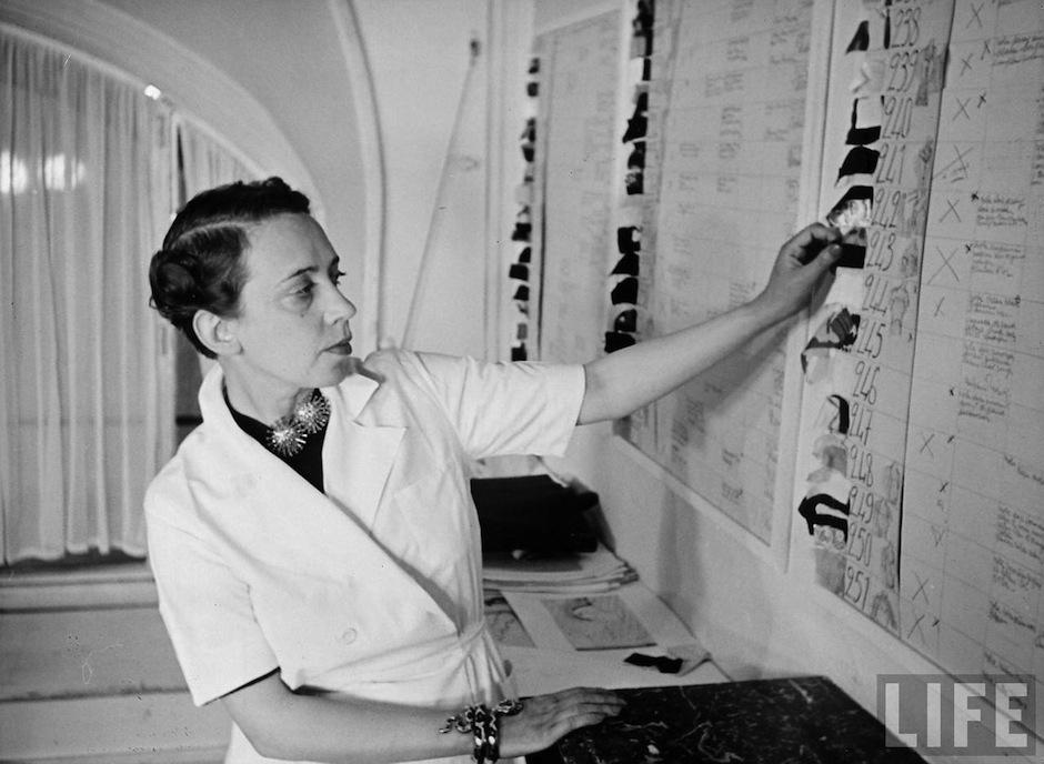 Elsa Schiaparelli es una de las dise&ntilde;adoras m&aacute;s importantes del siglo XX. (Foto: Life)&nbsp;